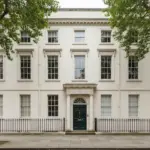 מבנה רשום בלונדון - מתי אסור לגעת בכלום